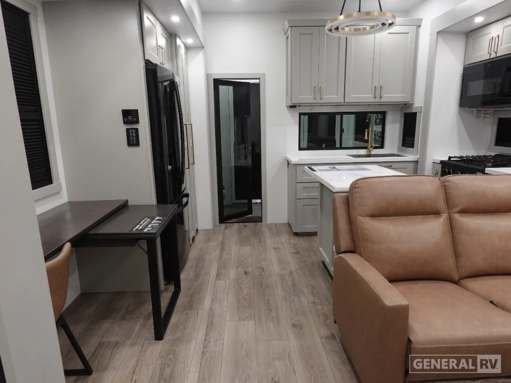 2026 Brinkley Model G 3250 - Photo 3