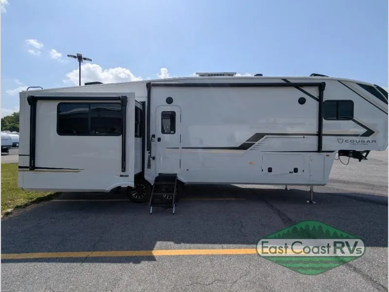 2027 Keystone RV Cougar Half-Ton 29MBD - Photo 3