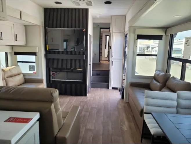 2026 Grand Design Solitude 417KB - Photo 4