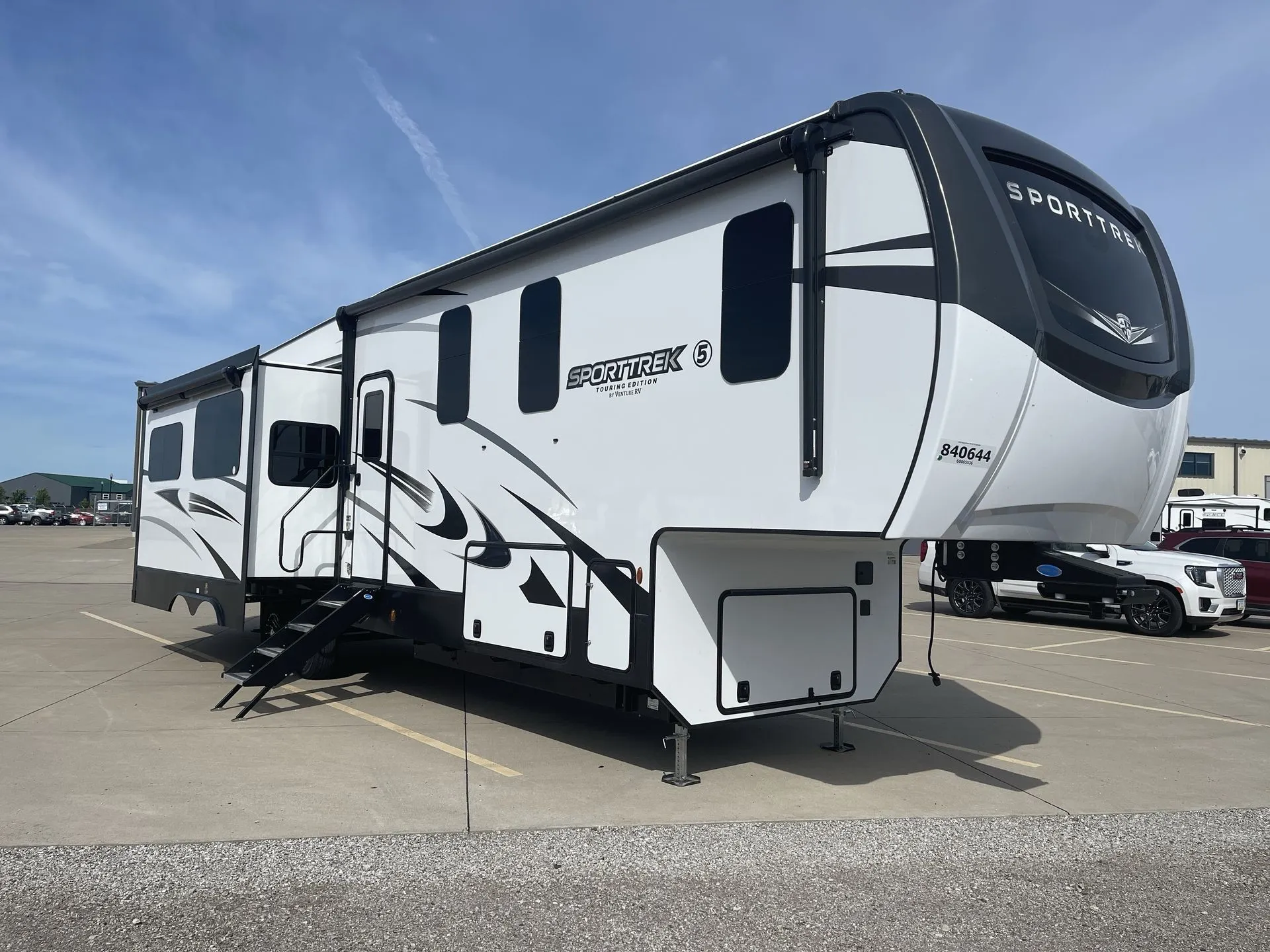 2027 Venture RV SPORTTREK TOURING EDITION FW 353VIK - Photo 3