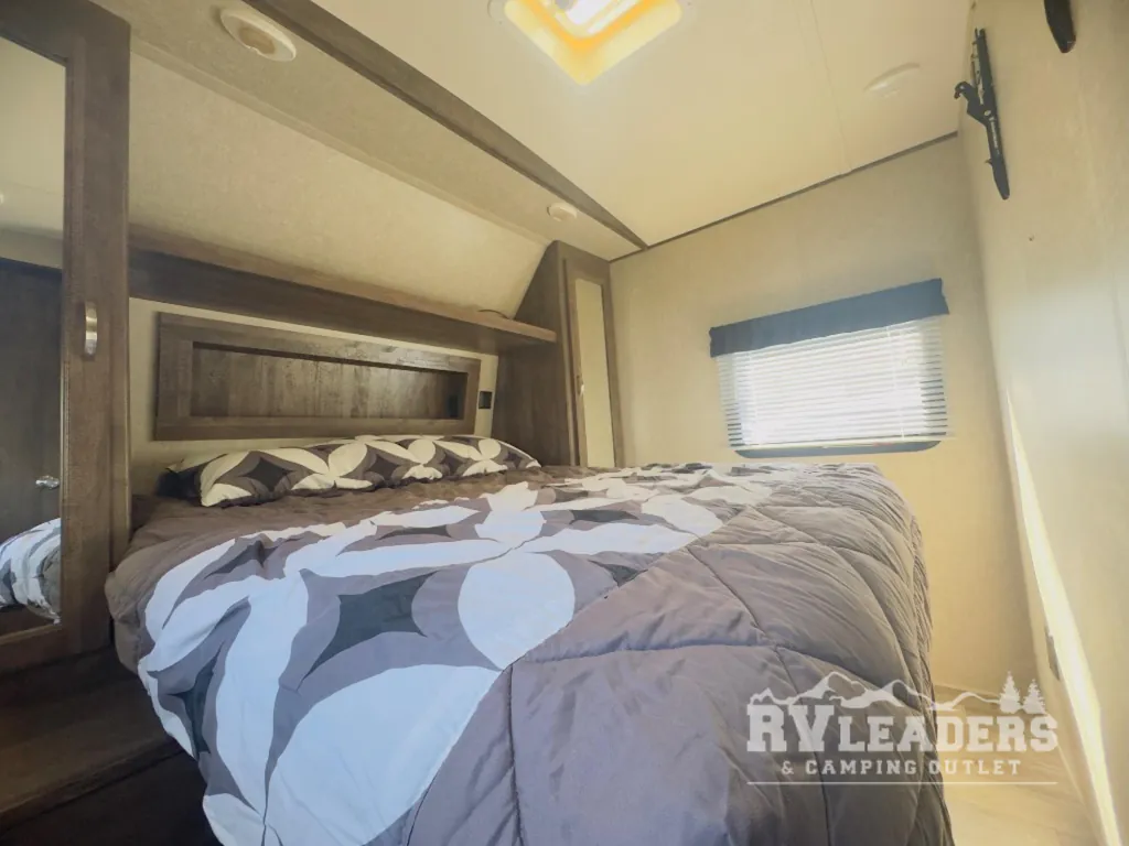 2017 Forest River Vibe 313BHS, Photos photo 30