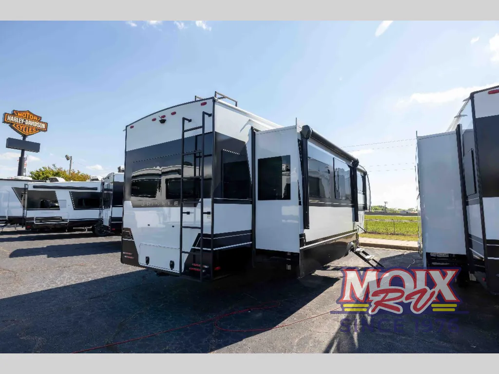 2026 Brinkley Model Z 3600, Photos photo 11