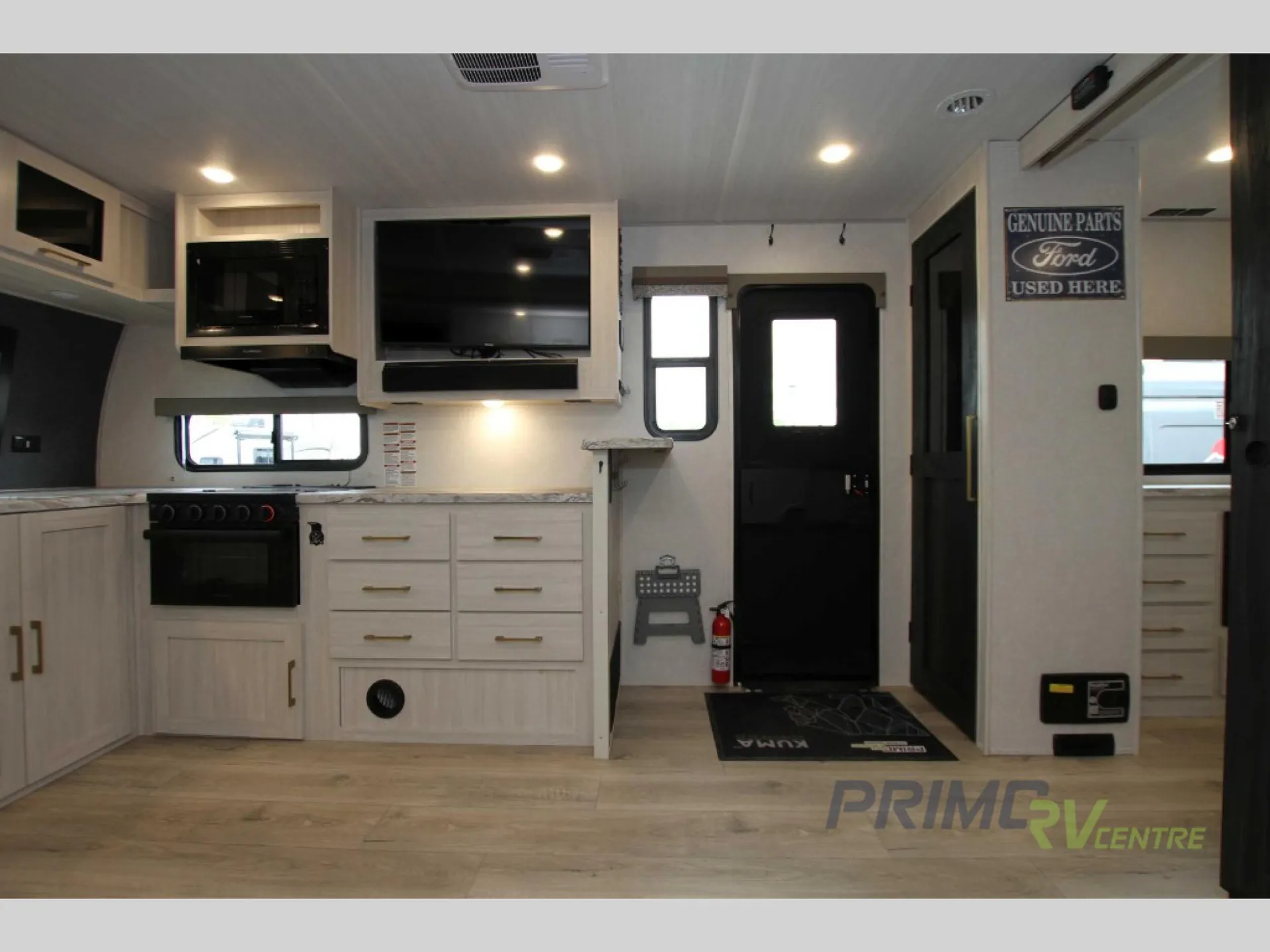 2024 Forest River Grand Surveyor 268FKBS - Photo 3