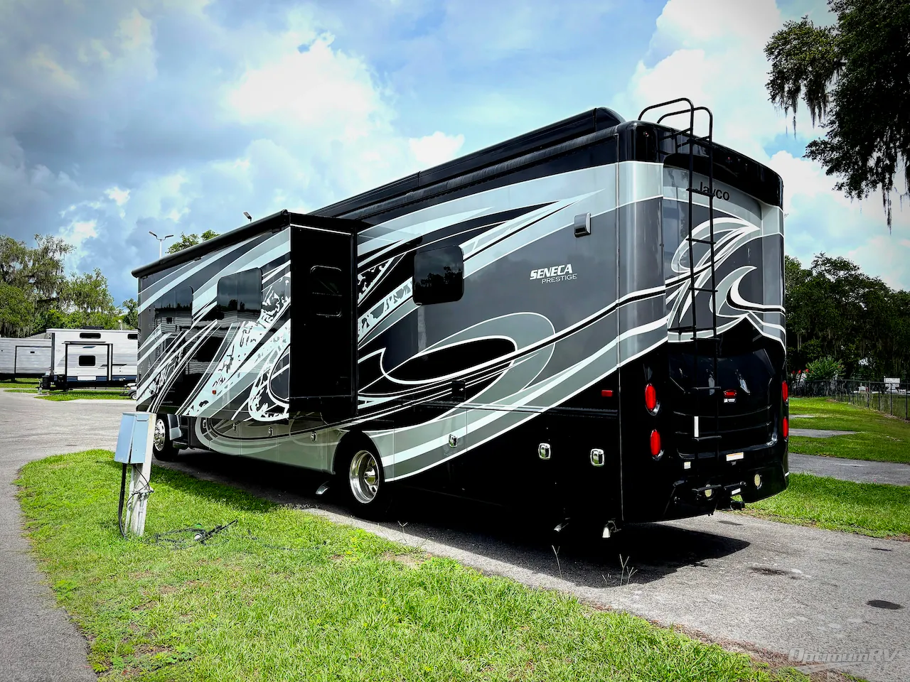 2022 Jayco Seneca Prestige 37K - Photo 4