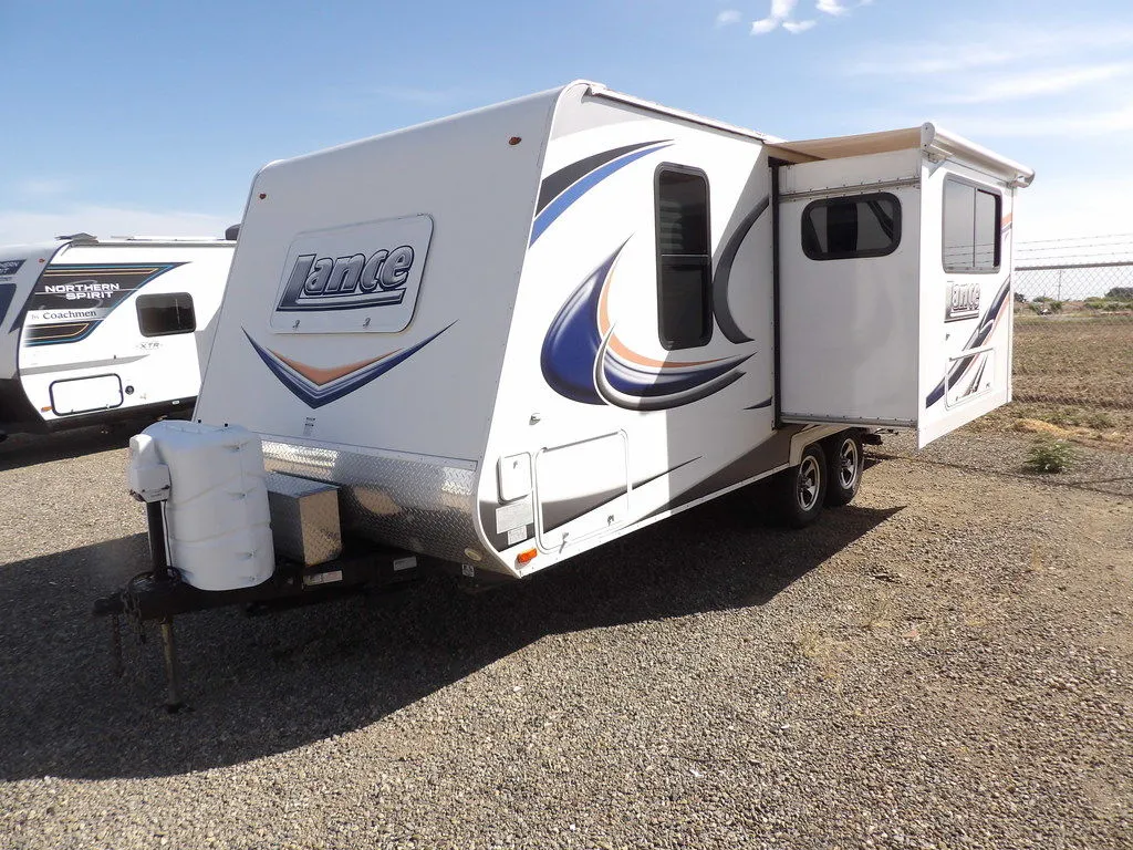 2014 Lance Travel Trailer 1995 - Photo 2