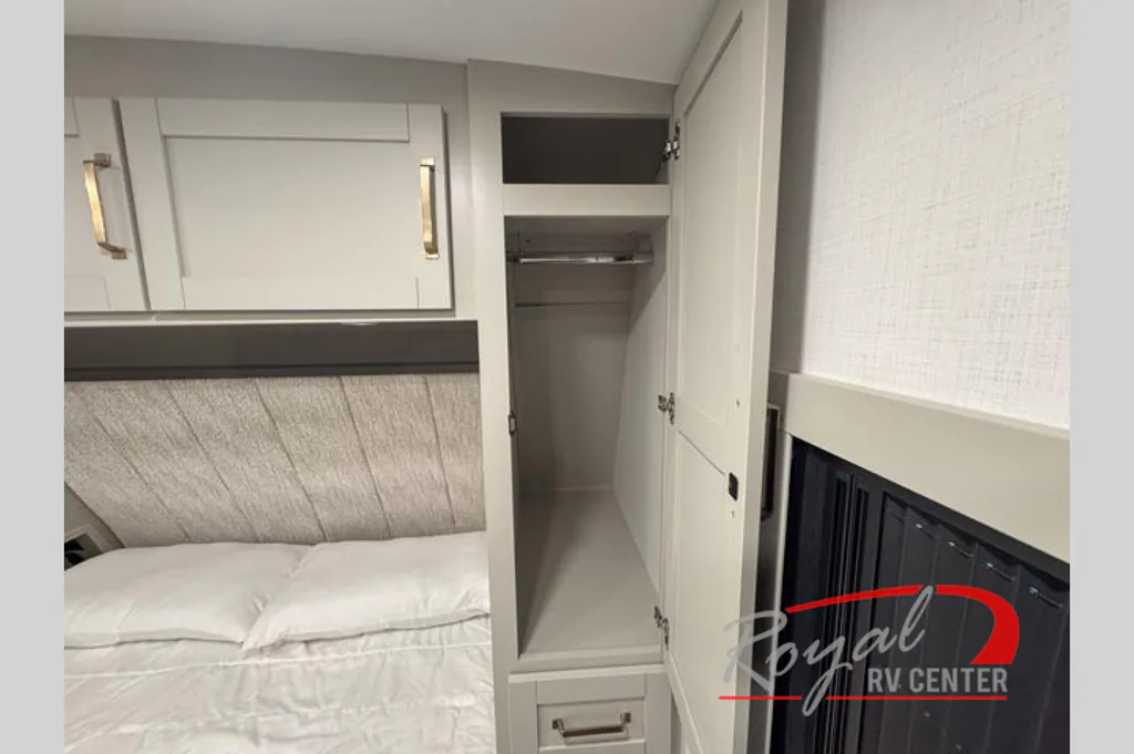 2025 Brinkley Model Z AIR 295, Photos photo 30