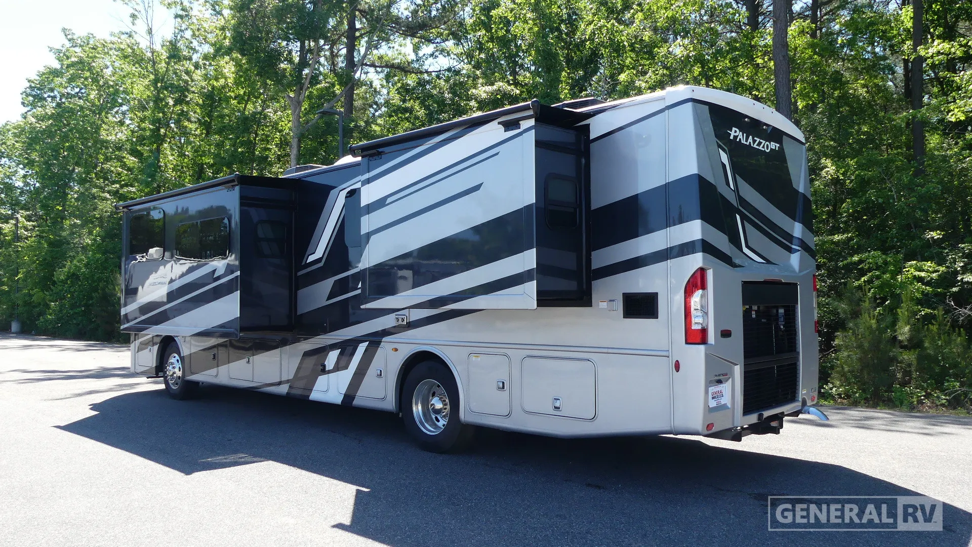 2026 Thor Motor Coach Palazzo GT 37.4 - Photo 4