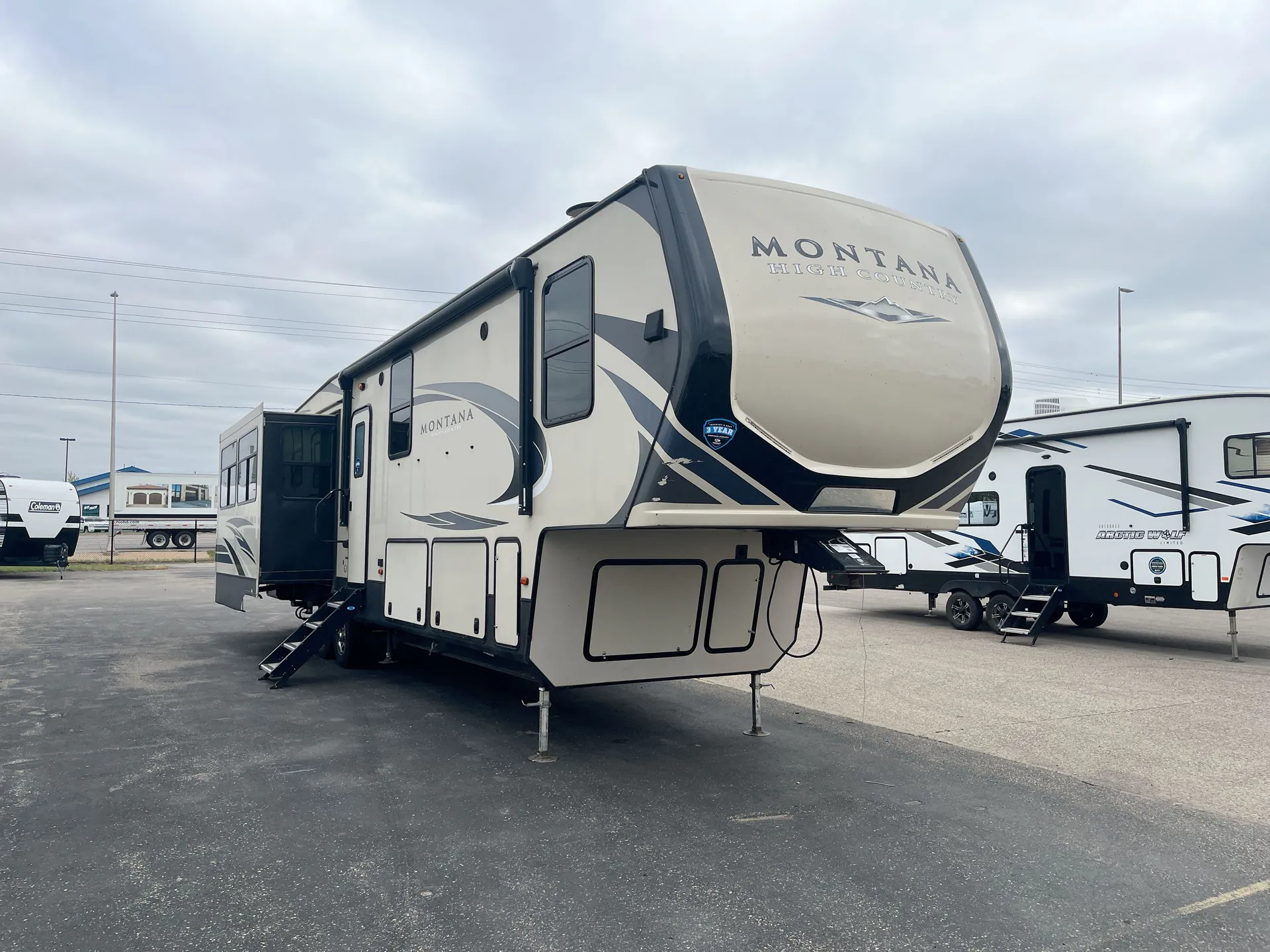 2019 Keystone Montana High Country 384BR - Photo 2