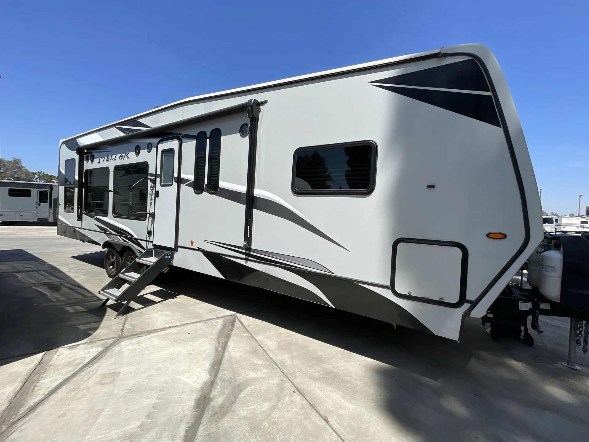 2022 Eclipse Stellar 28KSG dealer photo 5 from Camping World