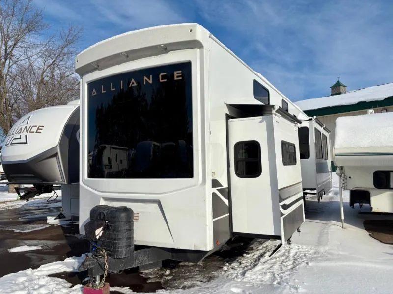 2026 Alliance RV Benchmark 44RKL - Photo 4