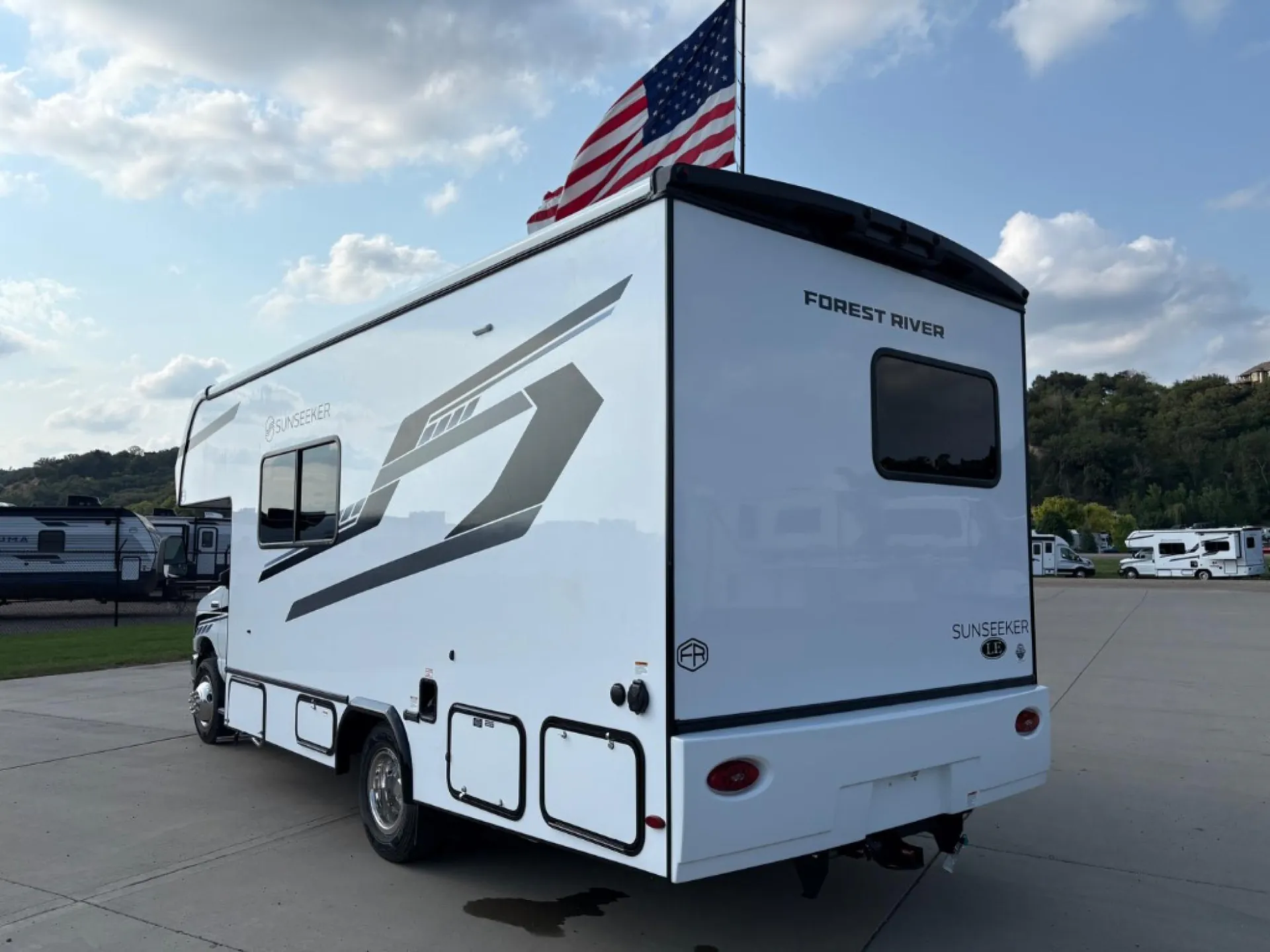 2027 Forest River Sunseeker LE 2350LE — Photo 5