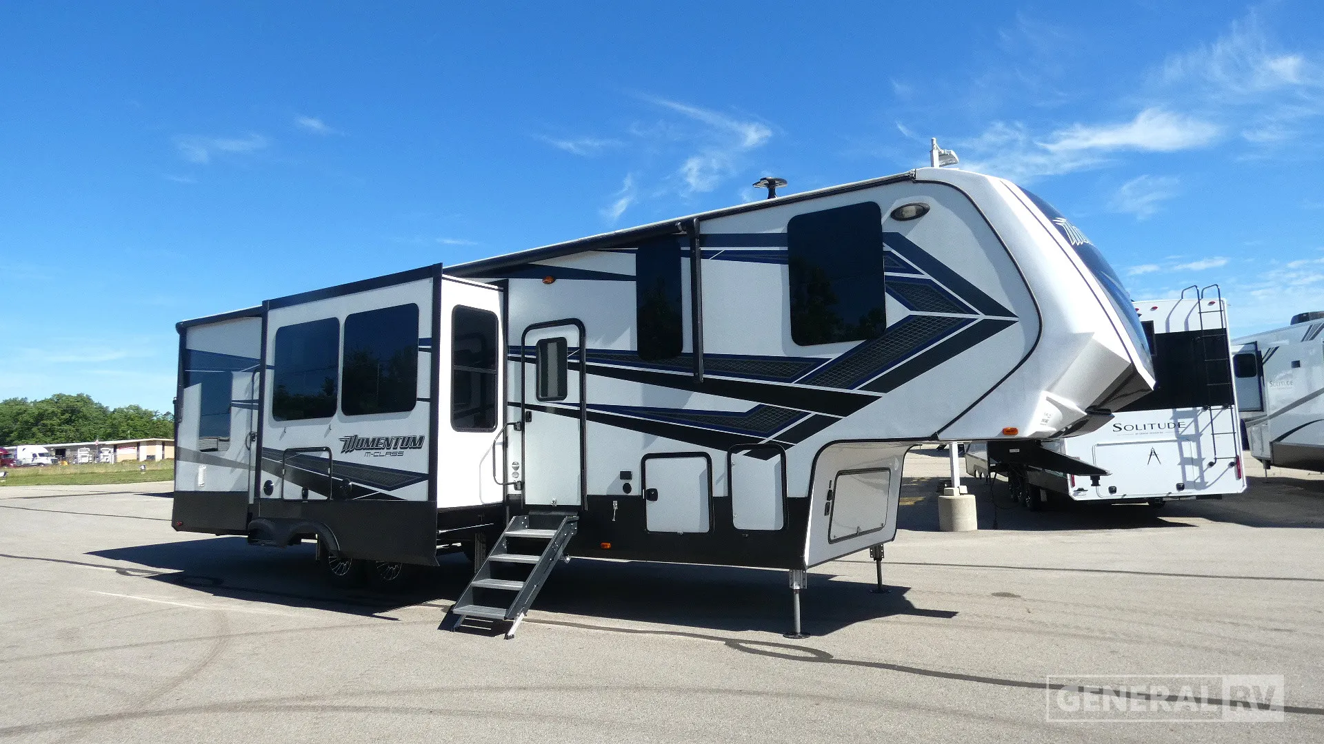 2018 Grand Design Momentum 351M - Photo 2