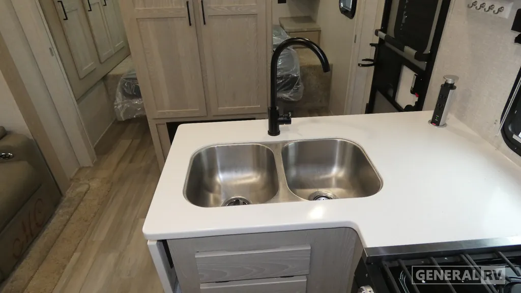 2022 Forest River Rockwood Mini Lite 2513S, Photos photo 16