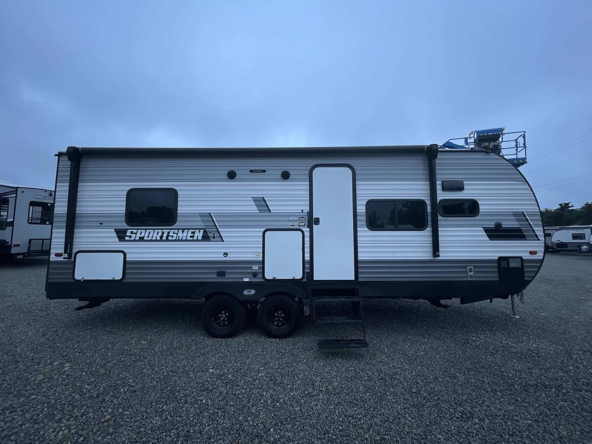 2022 K-Z Rv Sportsmen Se 231FKKSE — campside