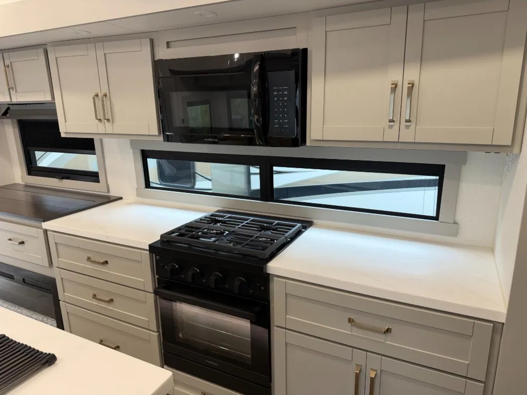 2025 Brinkley Model Z 3400, Photos photo 18