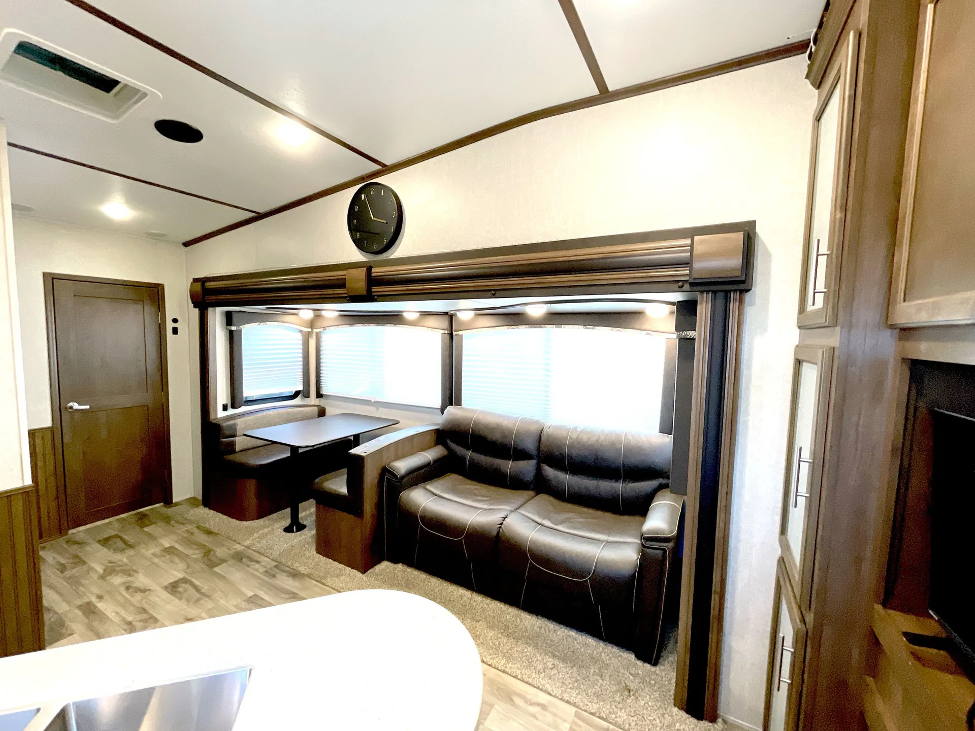 2019 Keystone Cougar Half-Ton 32BHS — living area main
