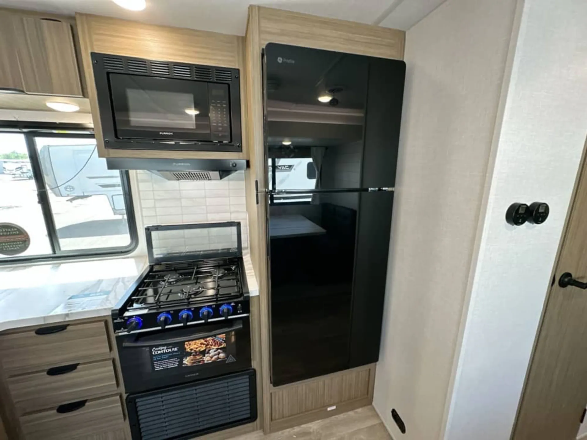 2027 Forest River Wildwood 31KQBTS - Photo 4