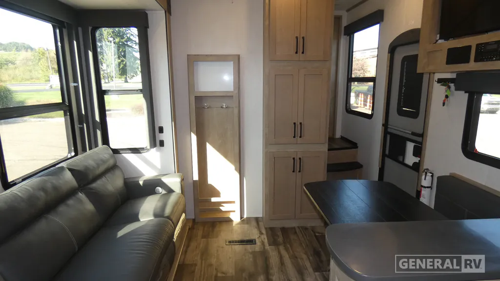 2023 Keystone Raptor 362, Photos photo 4