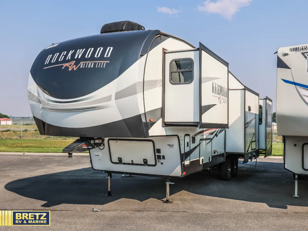 2022 Forest River Rockwood Ultra Lite 2898BS - Photo 4
