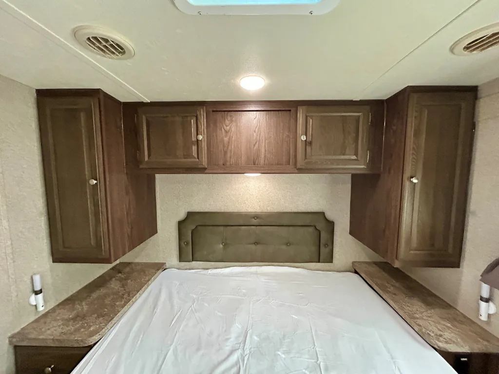 2017 Forest River Flagstaff Micro Lite 25FKS, Photos photo 21