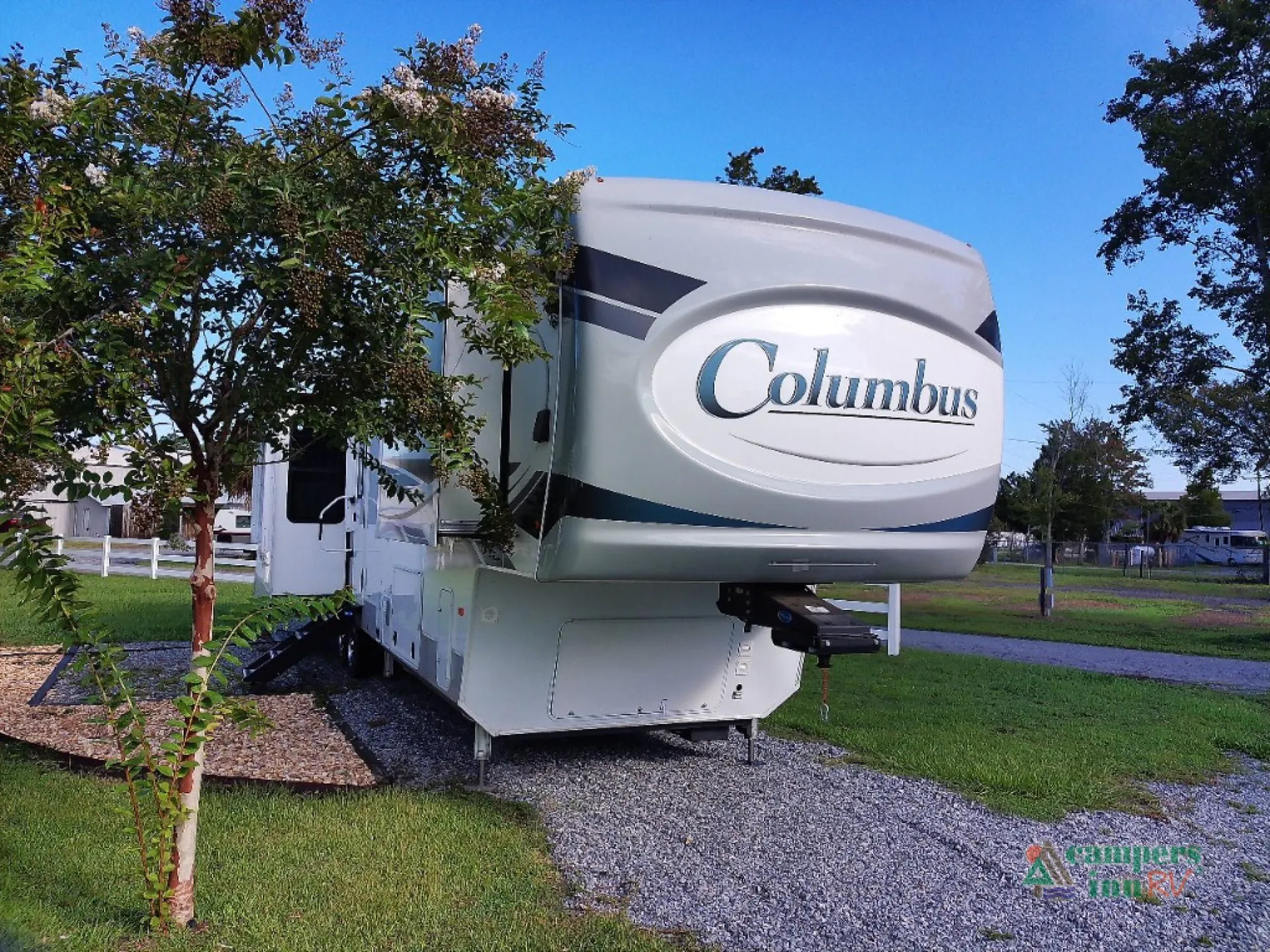 2022 Palomino Columbus 383FB - Photo 2