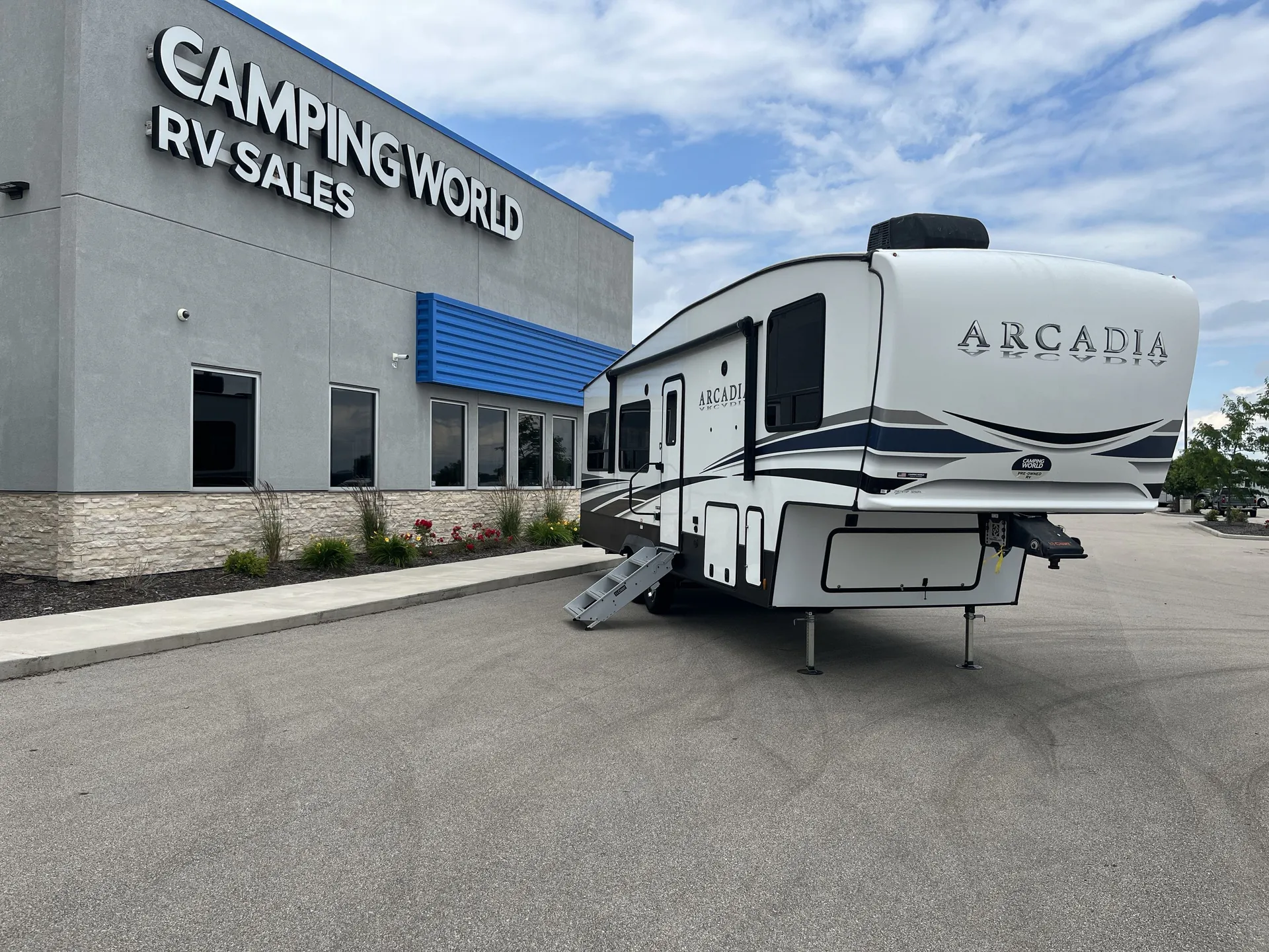 2021 Keystone Arcadia 3250RL - Photo 2