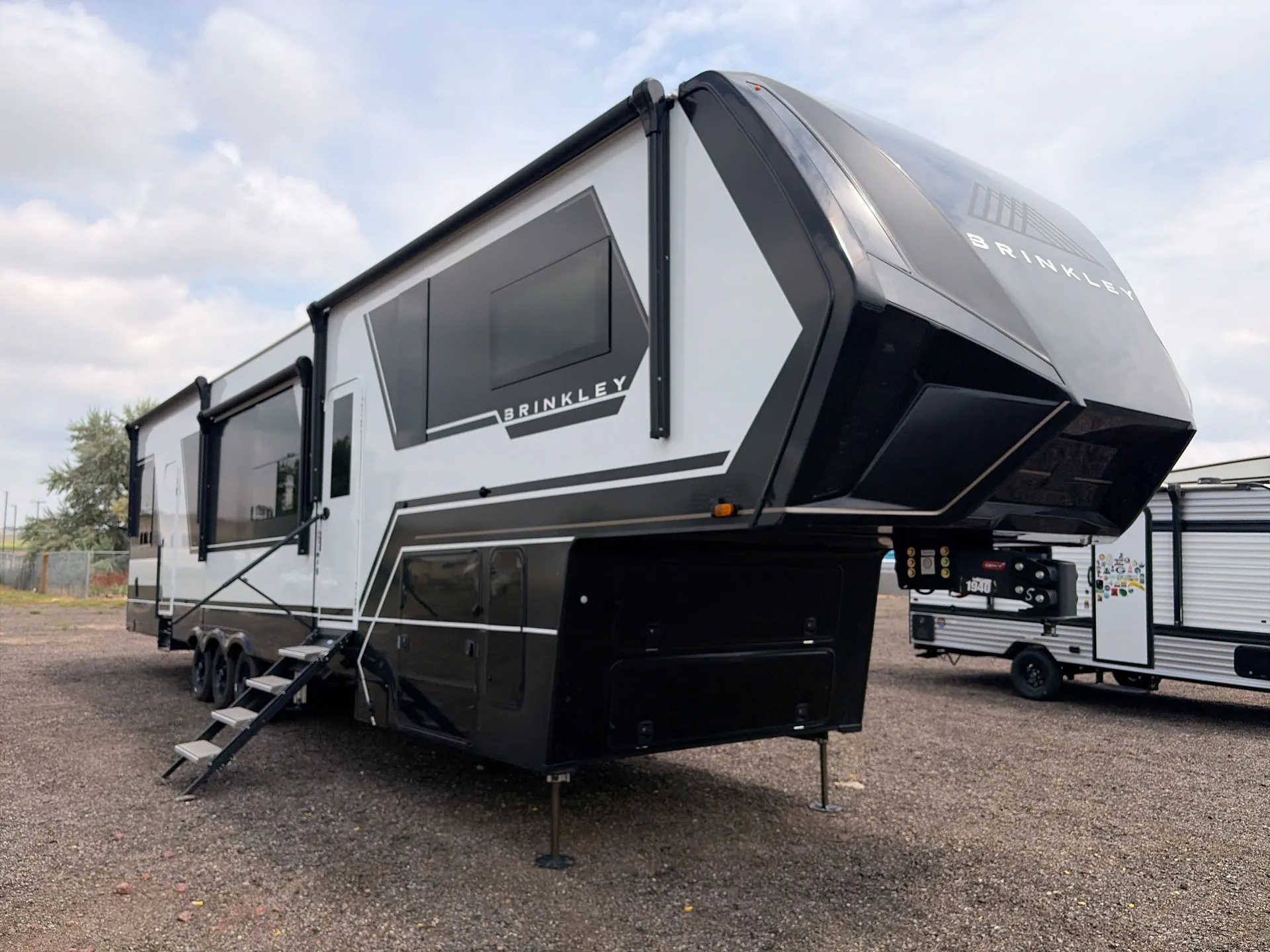 2025 Brinkley Model G 3970 - Photo 2