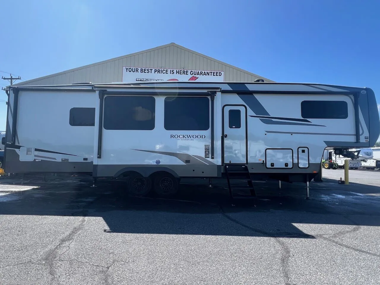 2027 Forest River Rockwood Signature 403SDB