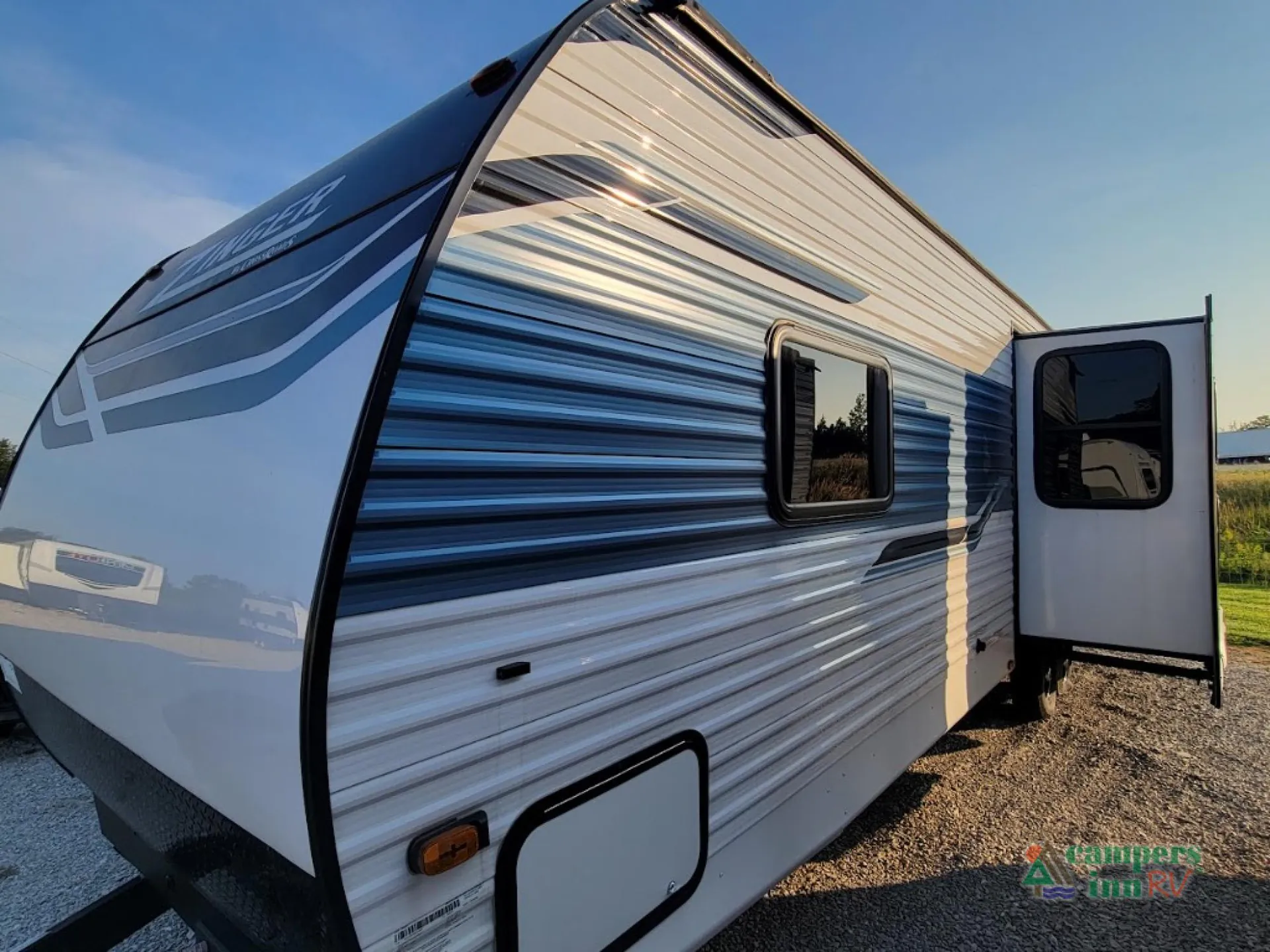 2024 CrossRoads Zinger ZR309BH - Photo 3