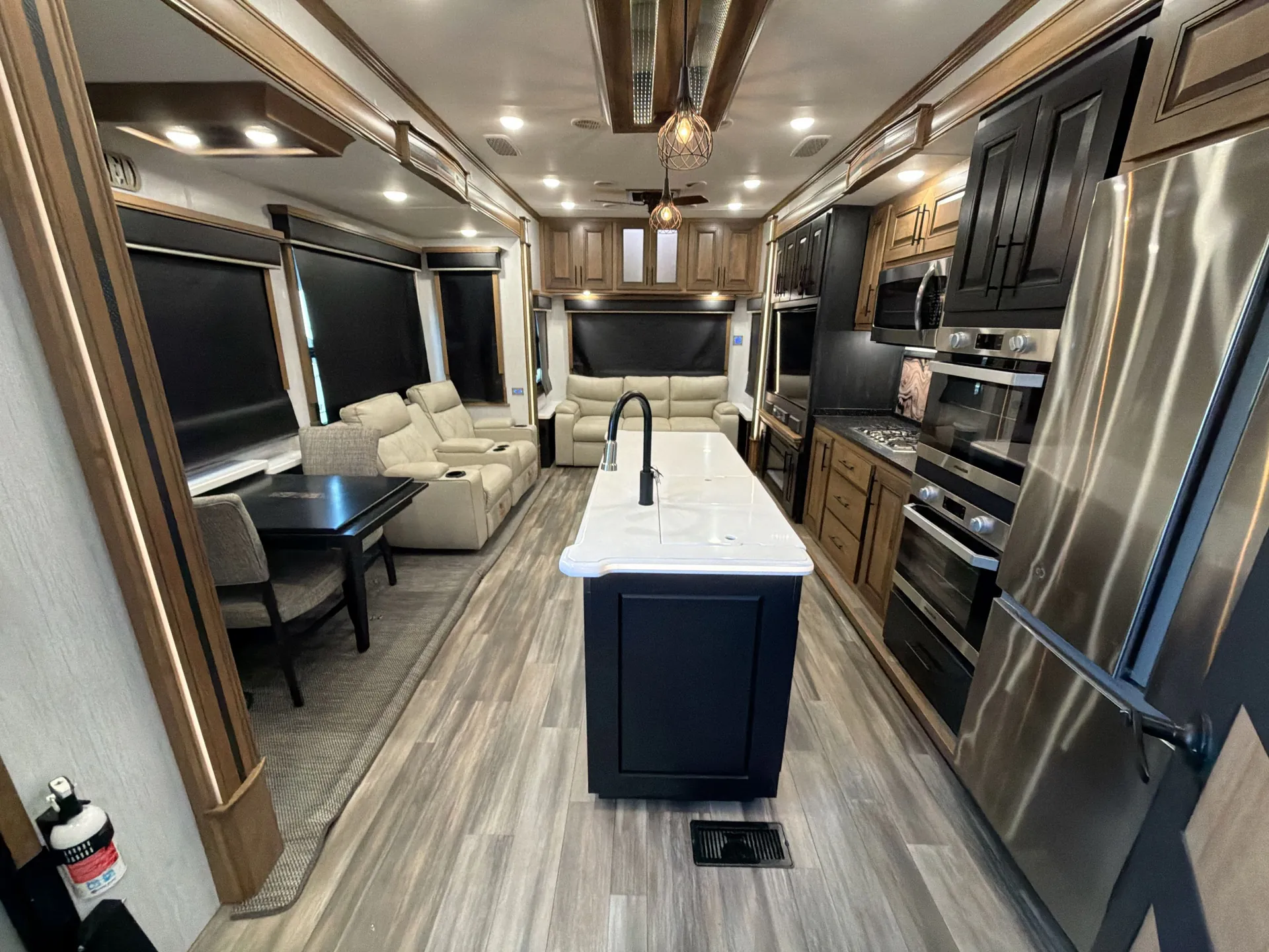 2021 Heartland Landmark LM Newport — living area main