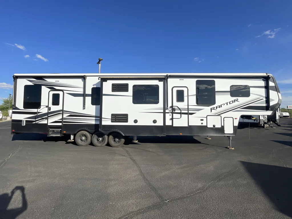 2021 Keystone Raptor 413, Photos photo 5