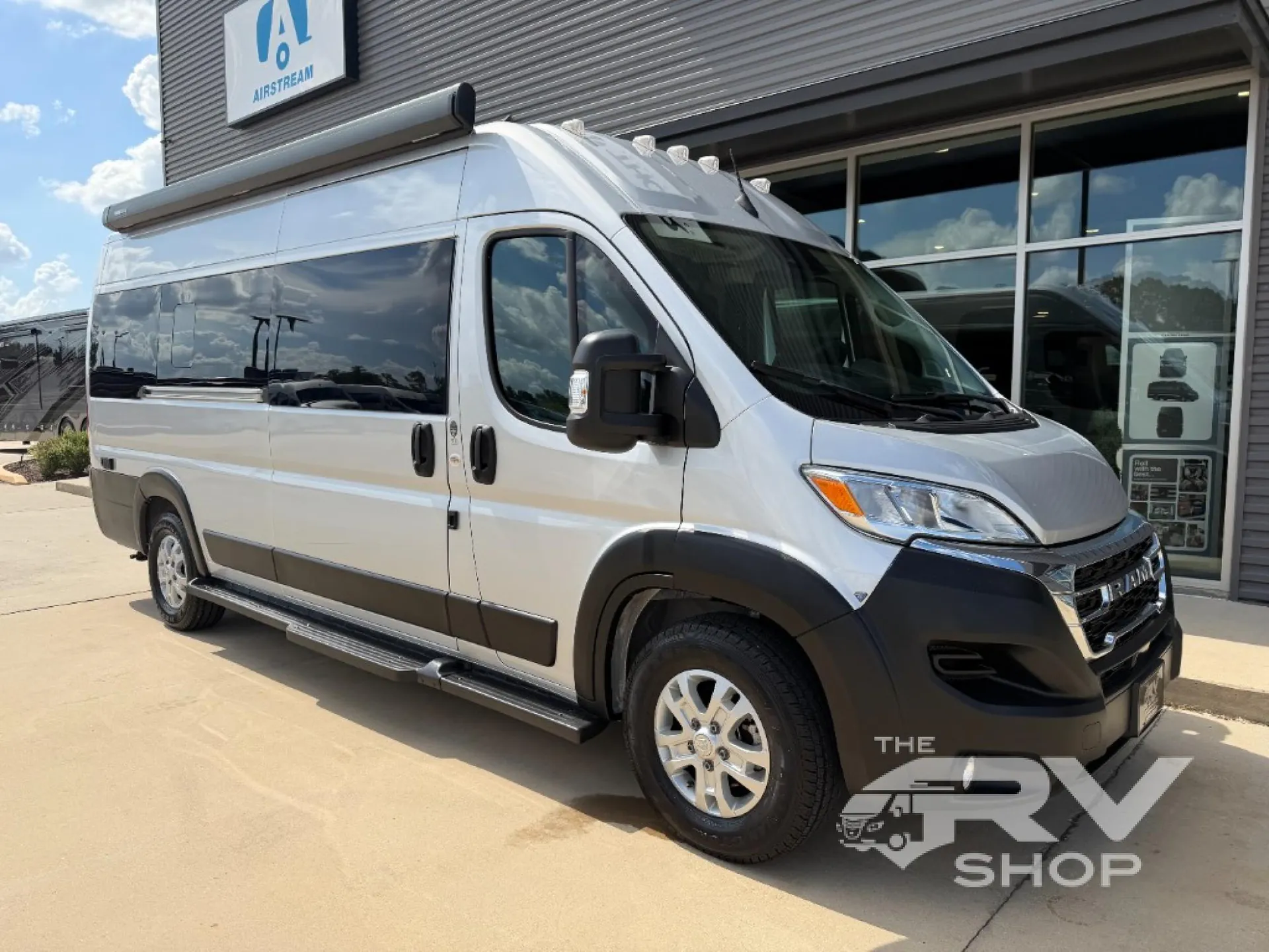 2024 Thor Motor Coach Dazzle 2LB - Photo 2