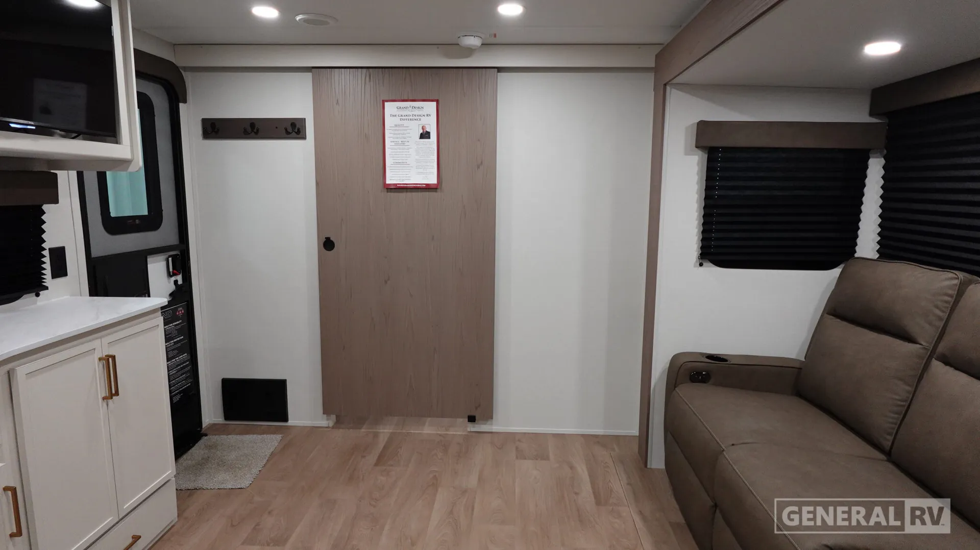 2027 Grand Design Transcend Xplor 22RBX - Photo 3