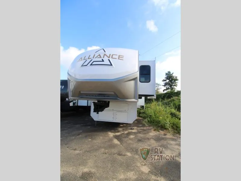 2027 Alliance RV Paradigm 312RK - Photo 3
