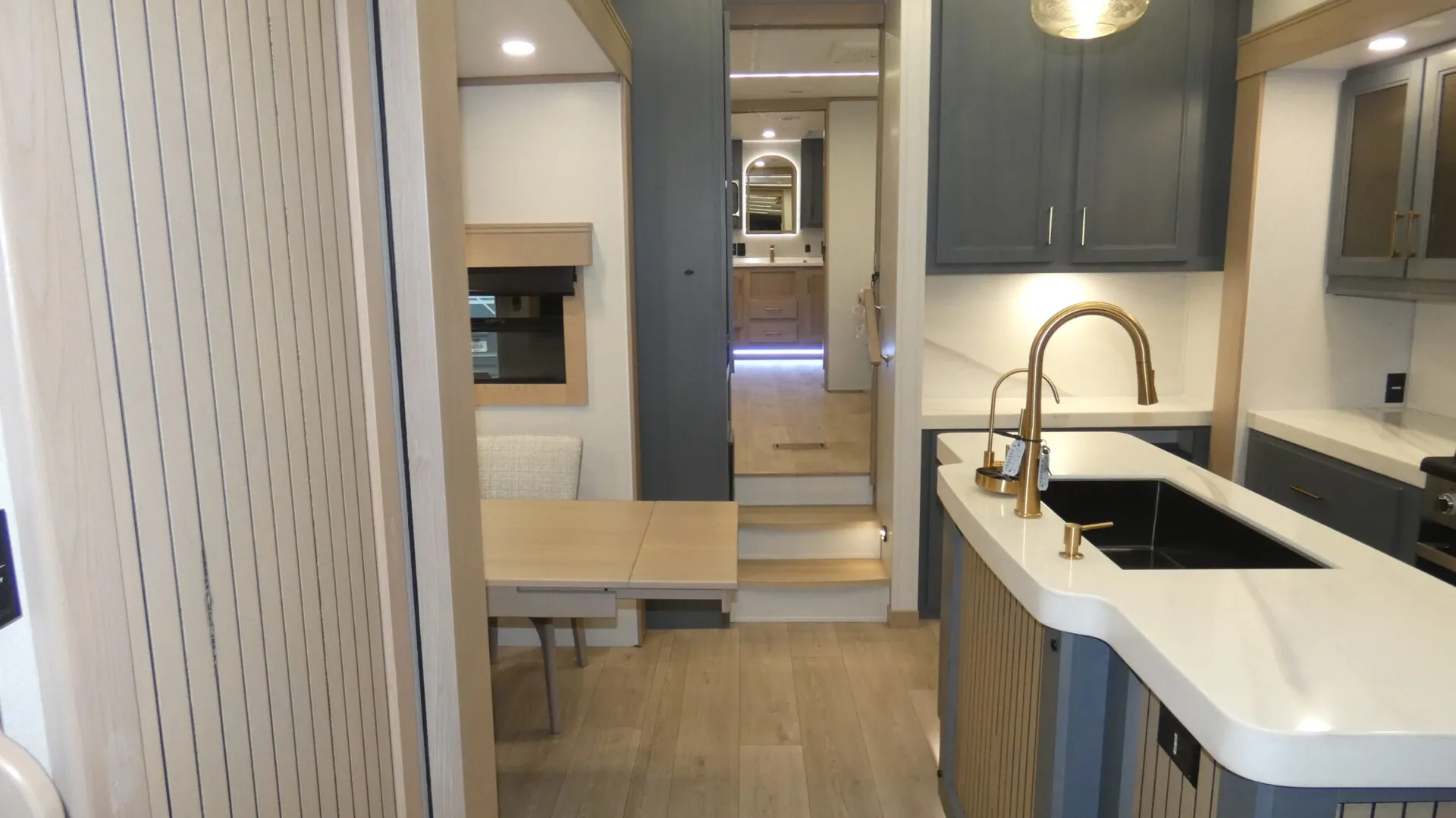 2026 Crossroads RV Redwood 420FL - Photo 3