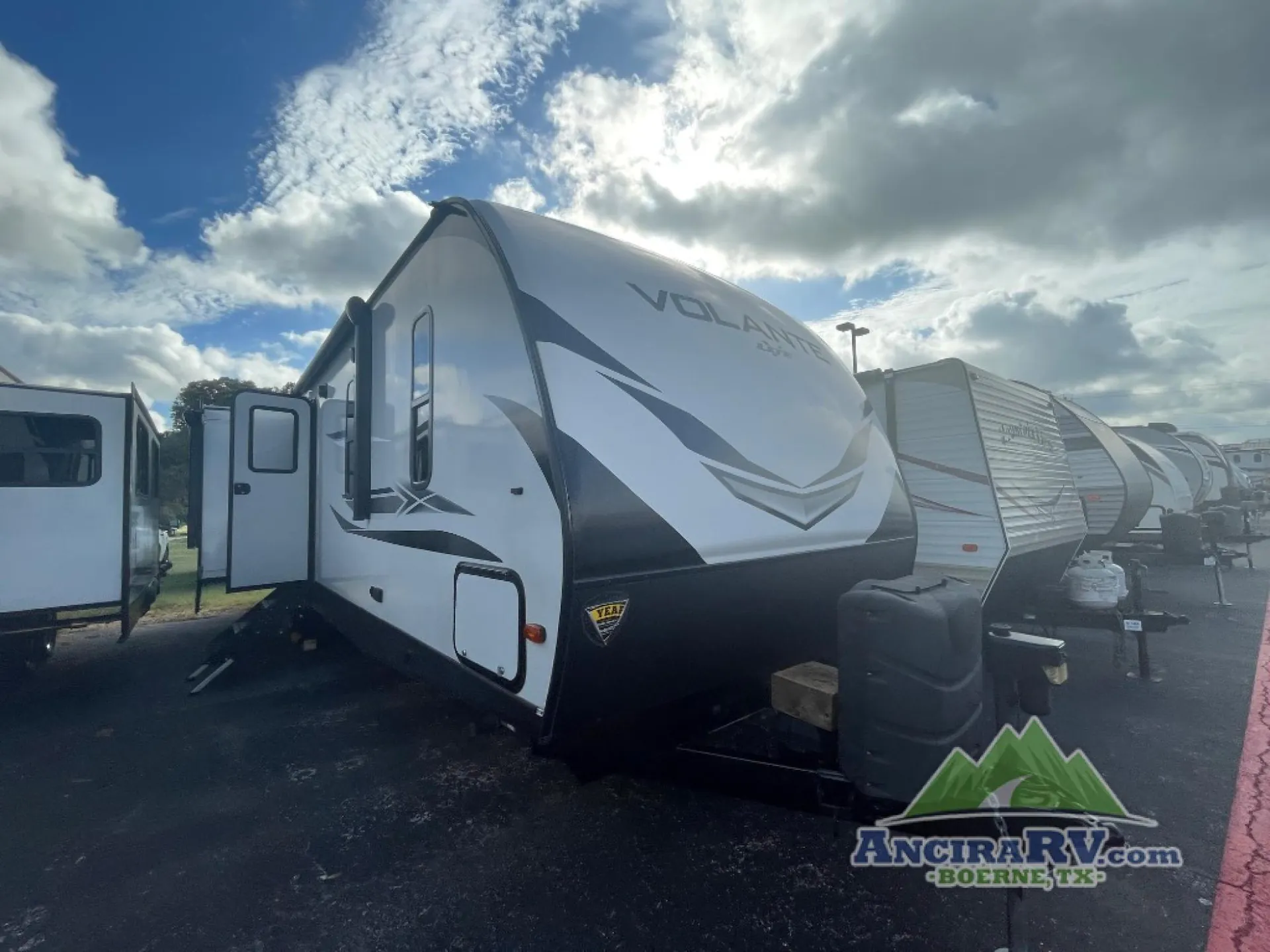 2021 CrossRoads Volante 34RE - Photo 2