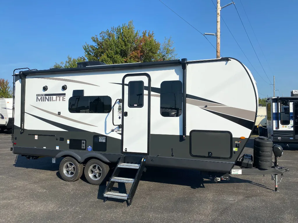 2025 Forest River Rockwood Mini Lite 2214S - Photo 2
