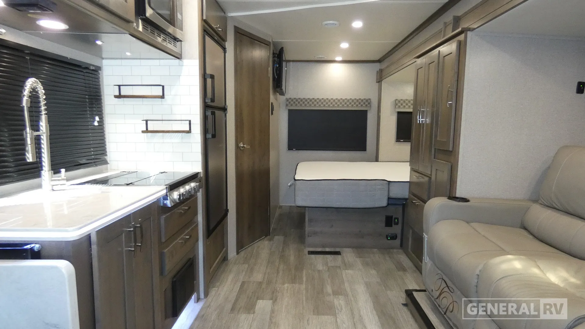 2022 Dynamax Isata 3 24FW - Photo 3