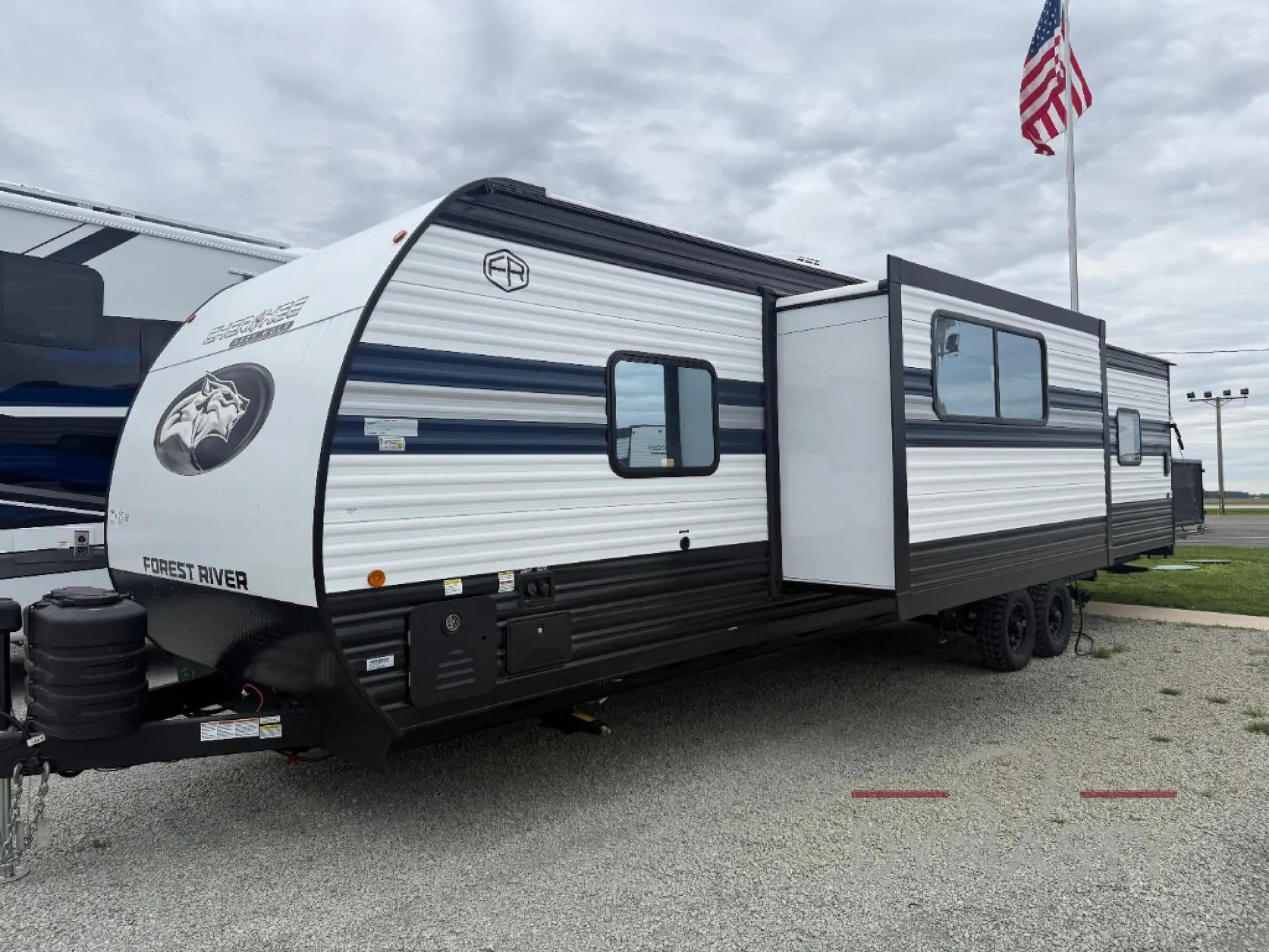 2027 Forest River Cherokee Grey Wolf 28RRT - Photo 3