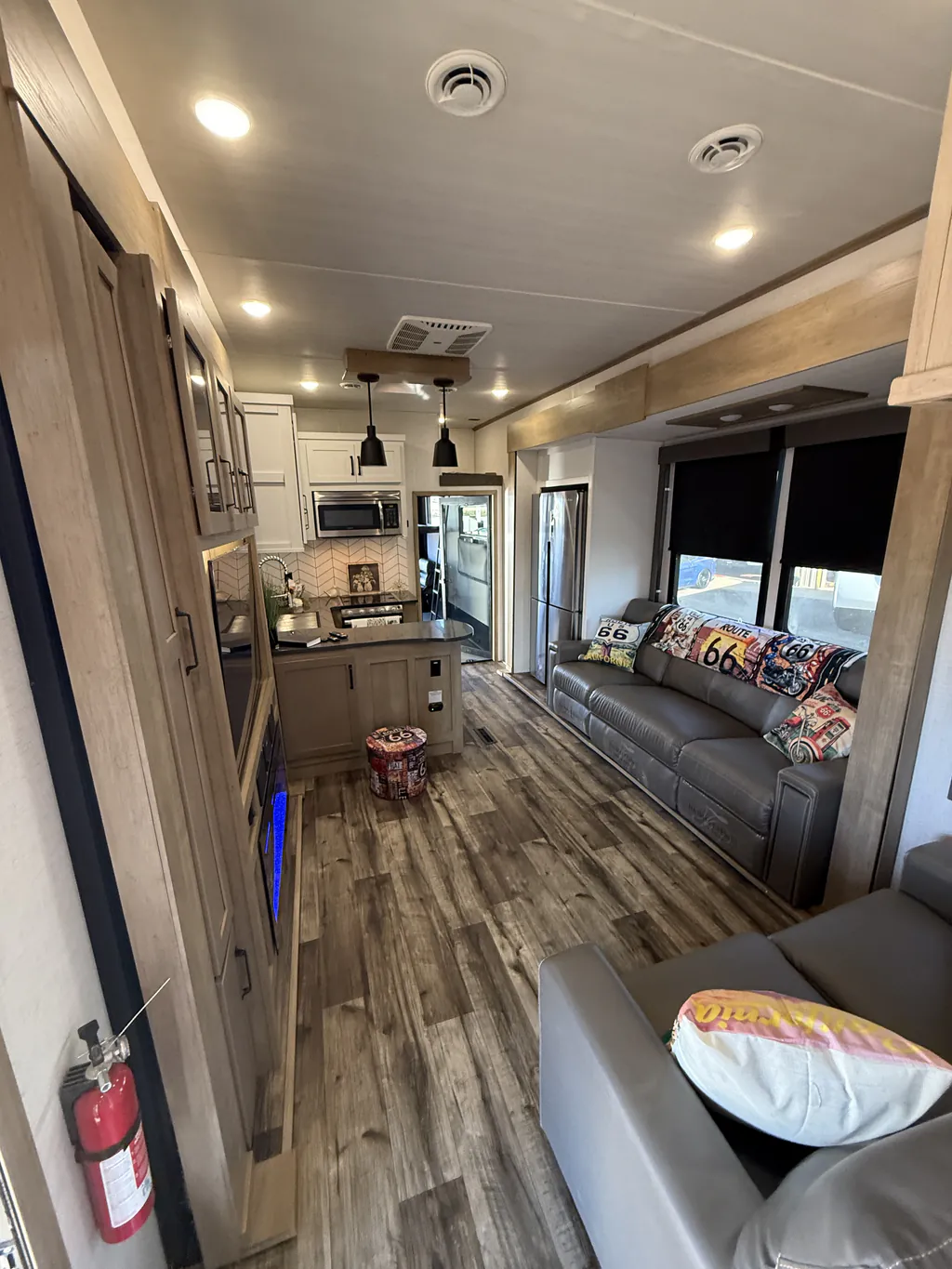 2022 Keystone Raptor 423, Photos photo 24