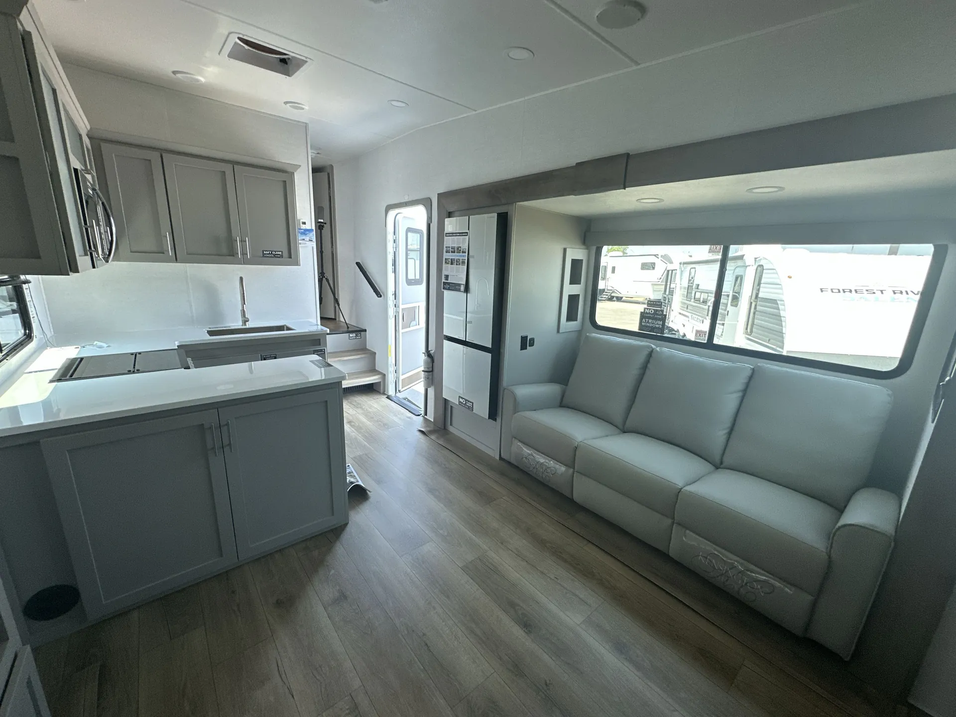 2026 Alliance RV Avenue 30BH — living area main