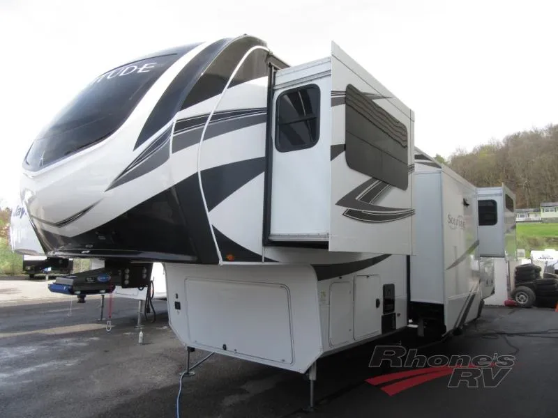 2024 Grand Design Solitude 380FL - Photo 3