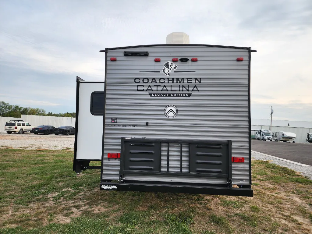 2025 Coachmen Catalina Legacy Edition 243RBS, Photos photo 7