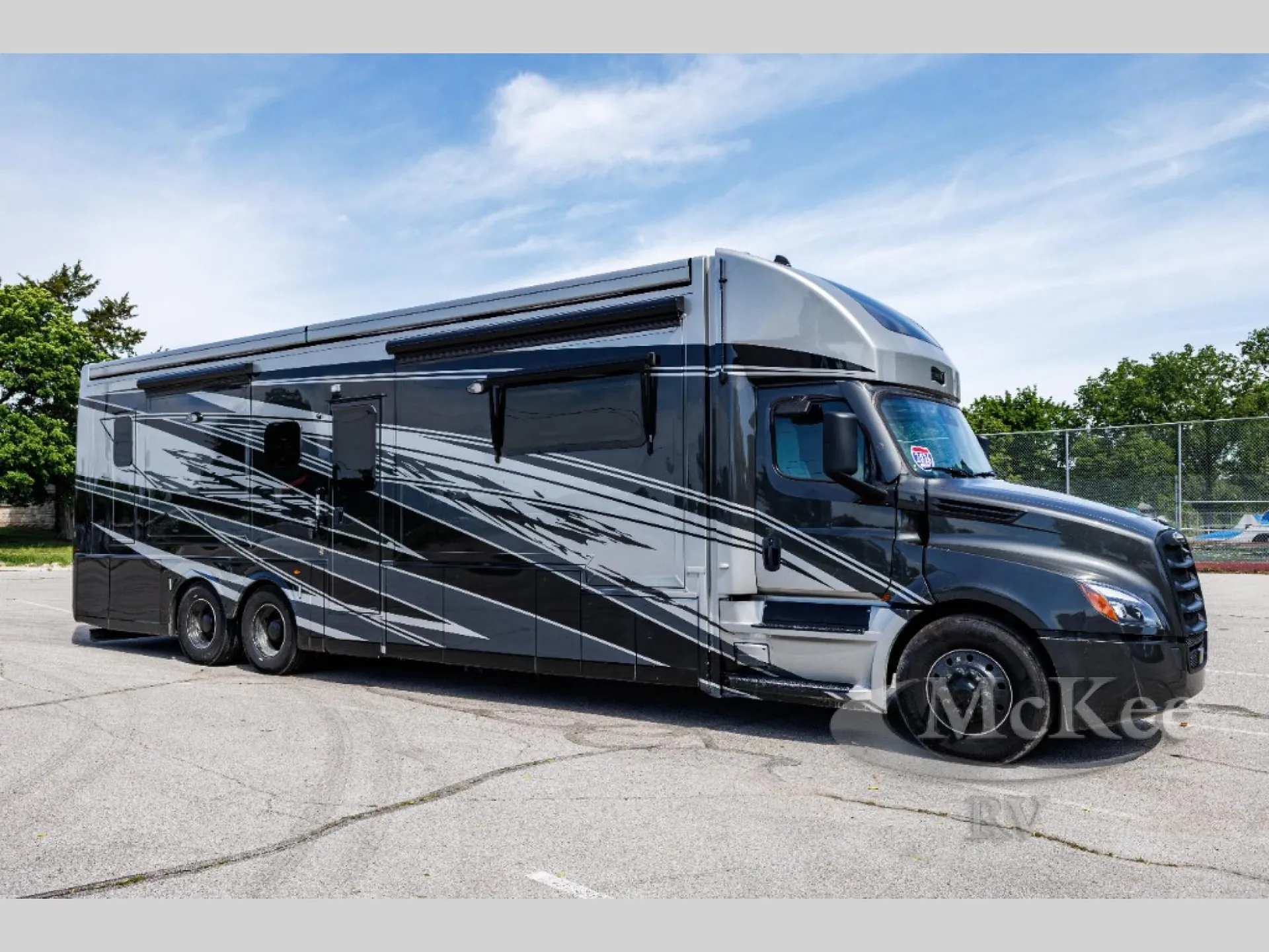2026 Newmar Summit Aire 4540 - Photo 2