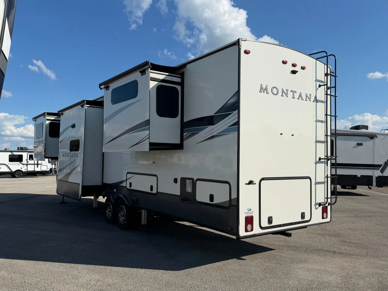 2021 Keystone Montana 3763BP - Photo 3