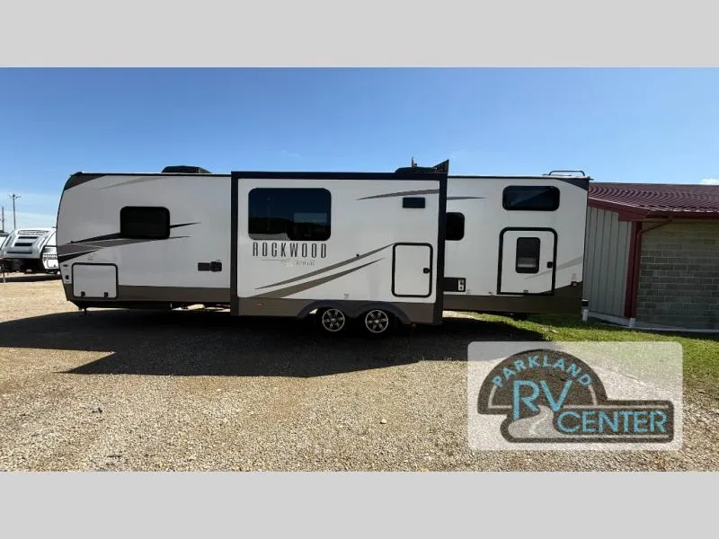 2025 Forest River Rockwood Ultra Lite 2918BH - Photo 3