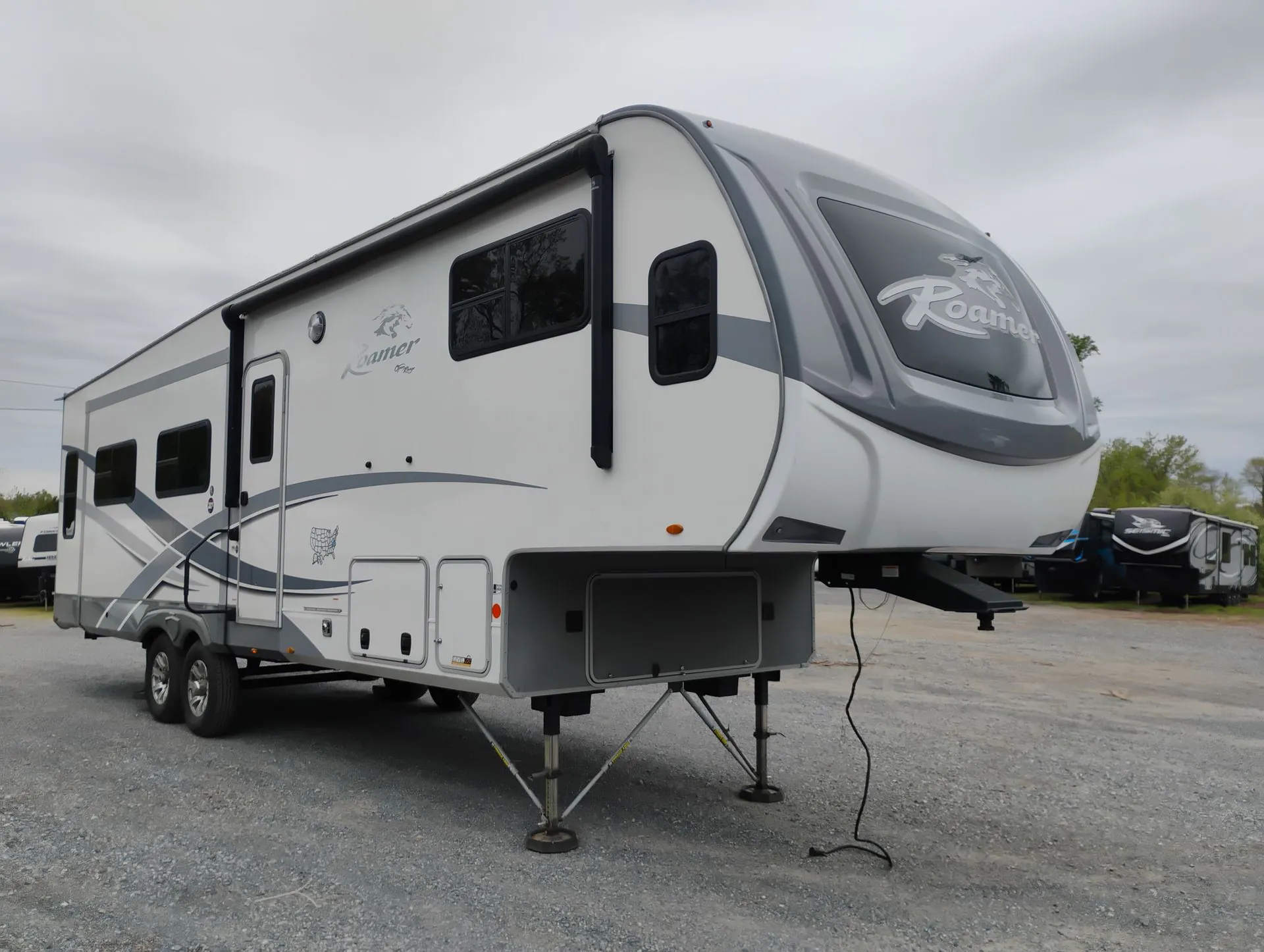 2021 Highland Ridge Roamer RF294RLS - Photo 2