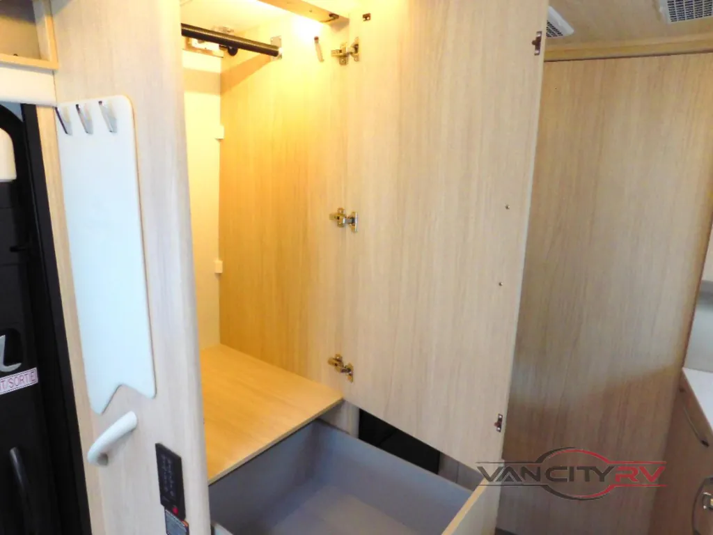 2025 Leisure Travel Wonder W24MBL, Photos photo 35