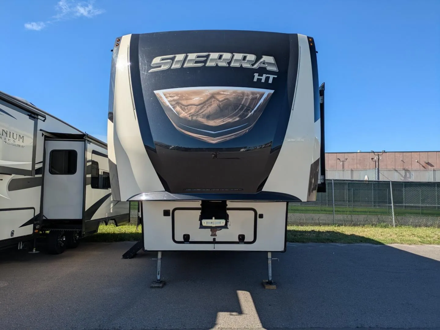 2019 FOREST RIVER SIERRA 2950TRIK - Photo 2
