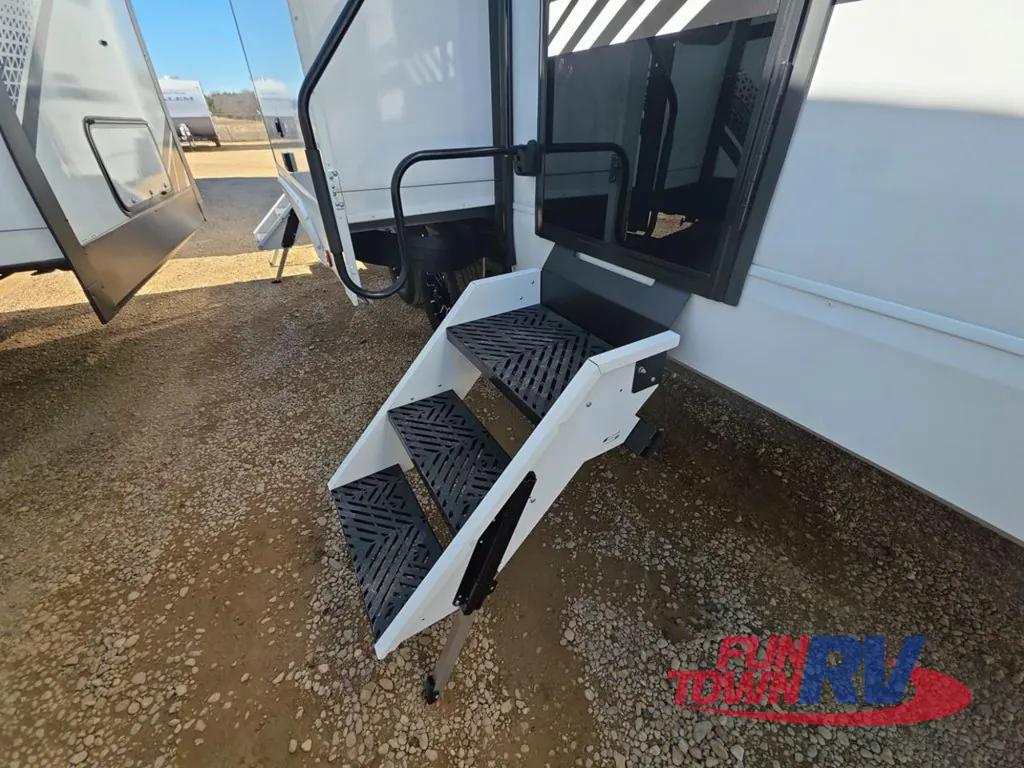 2026 Forest River Cherokee Alpha Wolf 33BH, Photos photo 25